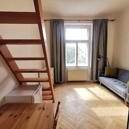 Modern With Excellent Transport Links Praag